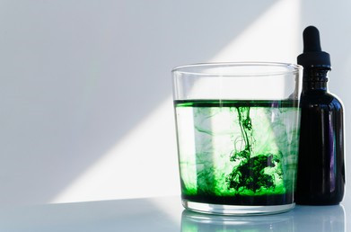 i-chlorophyll-drops-water